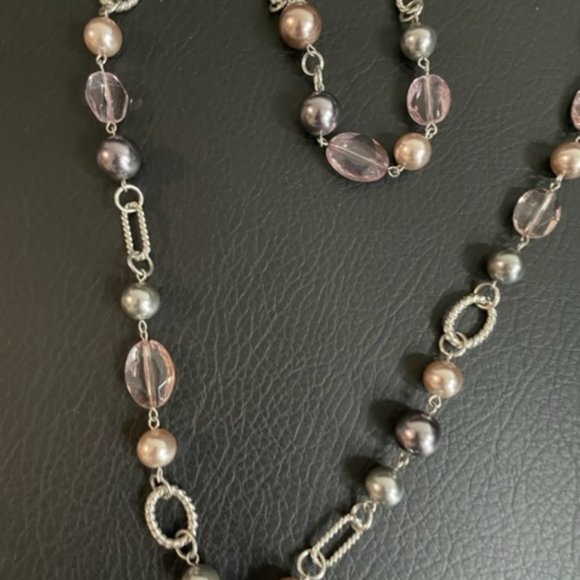 Premier Designs Pink and Gray necklace and earring set - Picture 5 of 10